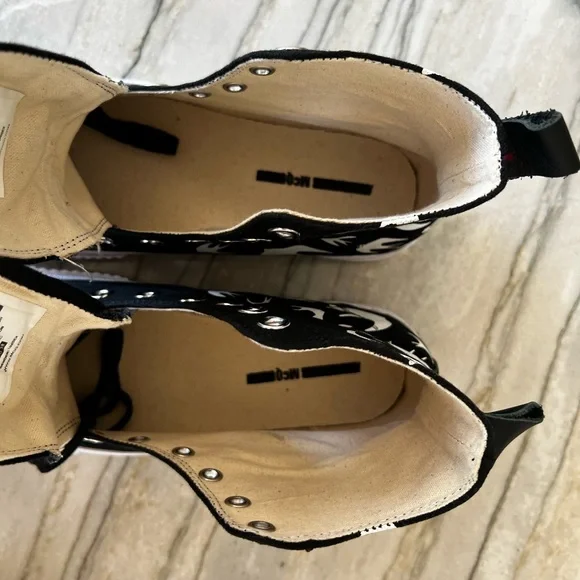 McQueen Hi Top Sneakers Black White Sparrows Brand New - Picture 9 of 11